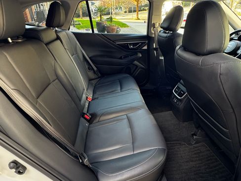 Used 2023 Subaru Outback Limited image 9