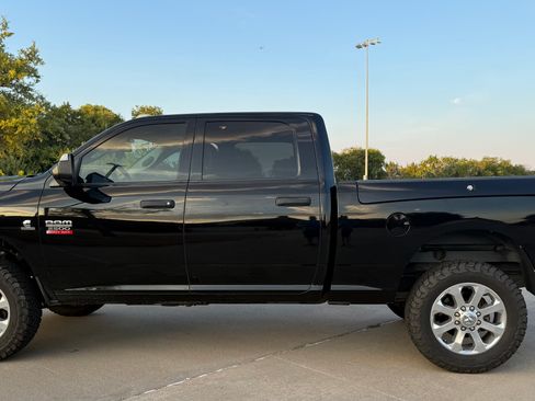 Used 2012 RAM 2500 ST w/ Chrome Appearance Group AWD/4WD image 4