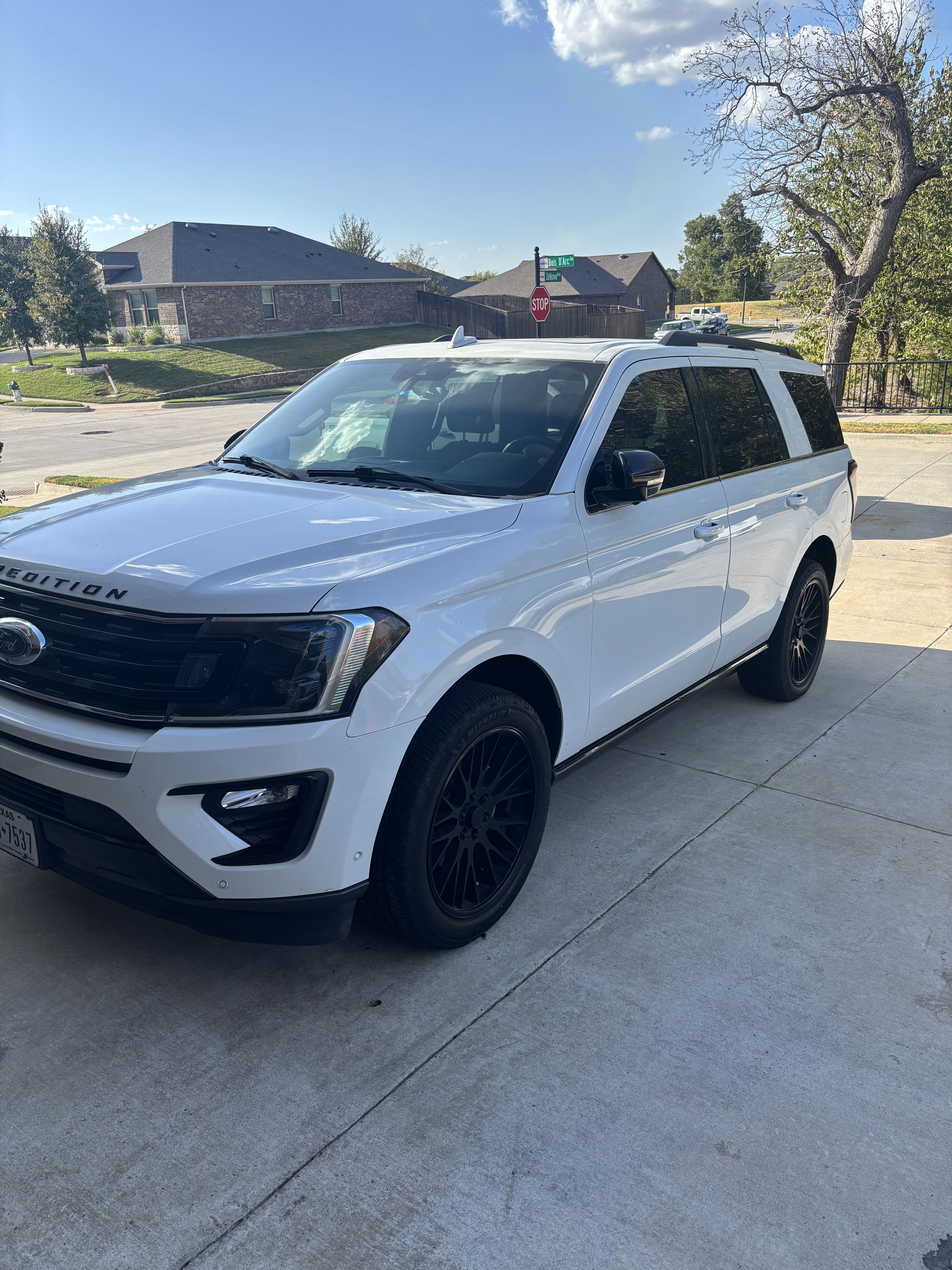 Used 2021 Ford Expedition Limited RWD image 2