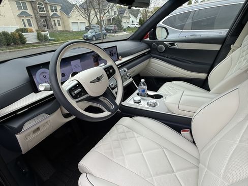 Used 2025 Genesis GV80 3.5T Prestige AWD/4WD image 14