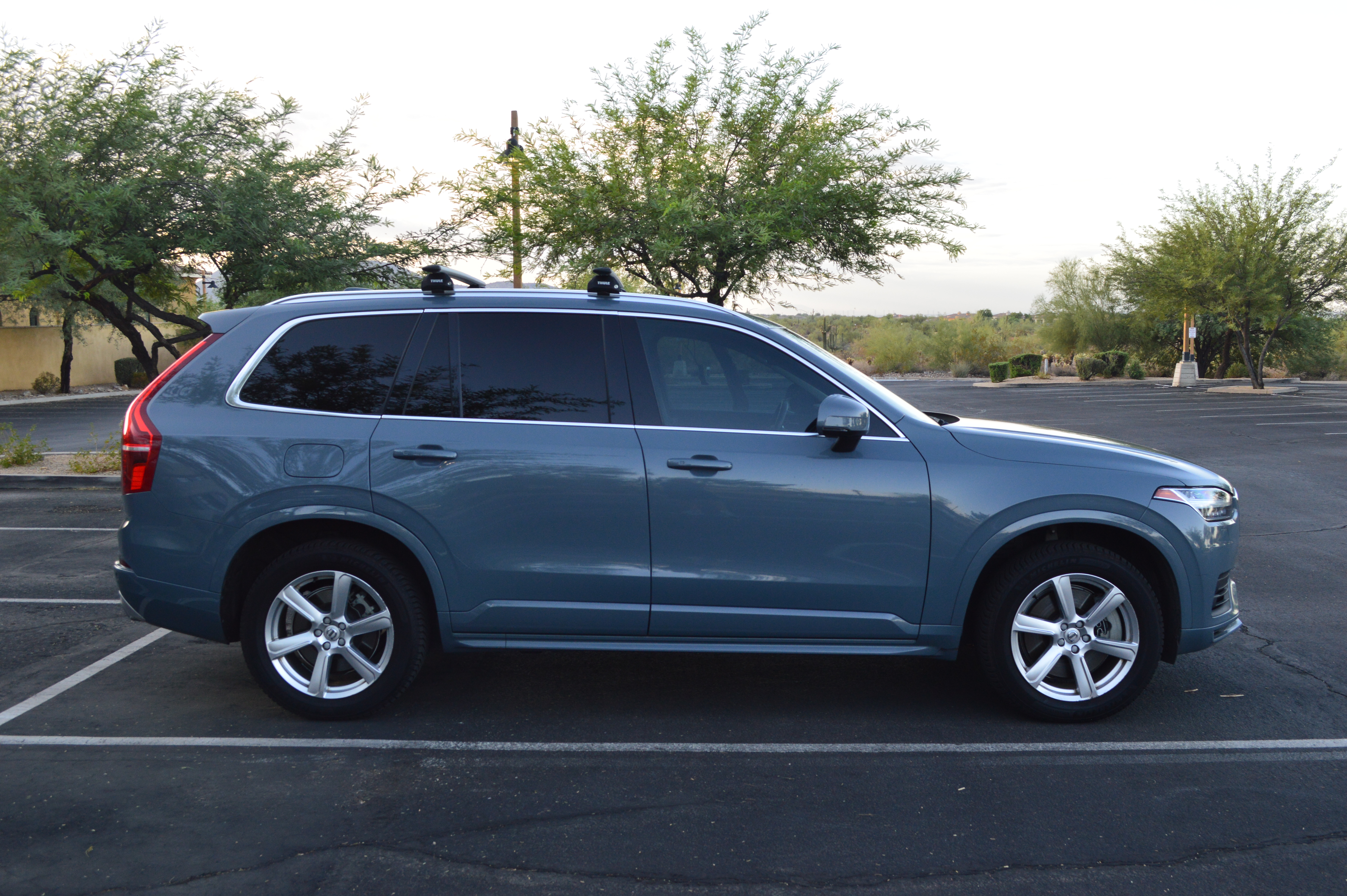 Used 2020 Volvo XC90 T8 Momentum AWD/4WD image 9