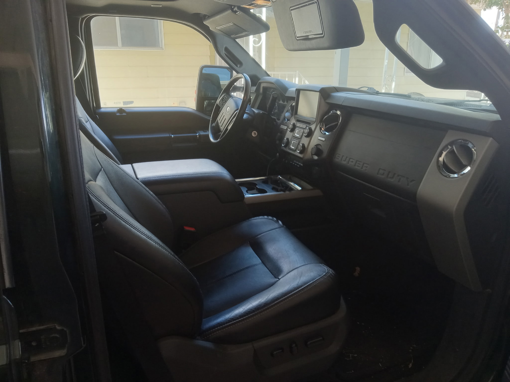 Used 2016 Ford F250 Lariat w/ Lariat Ultimate Package AWD/4WD image 8