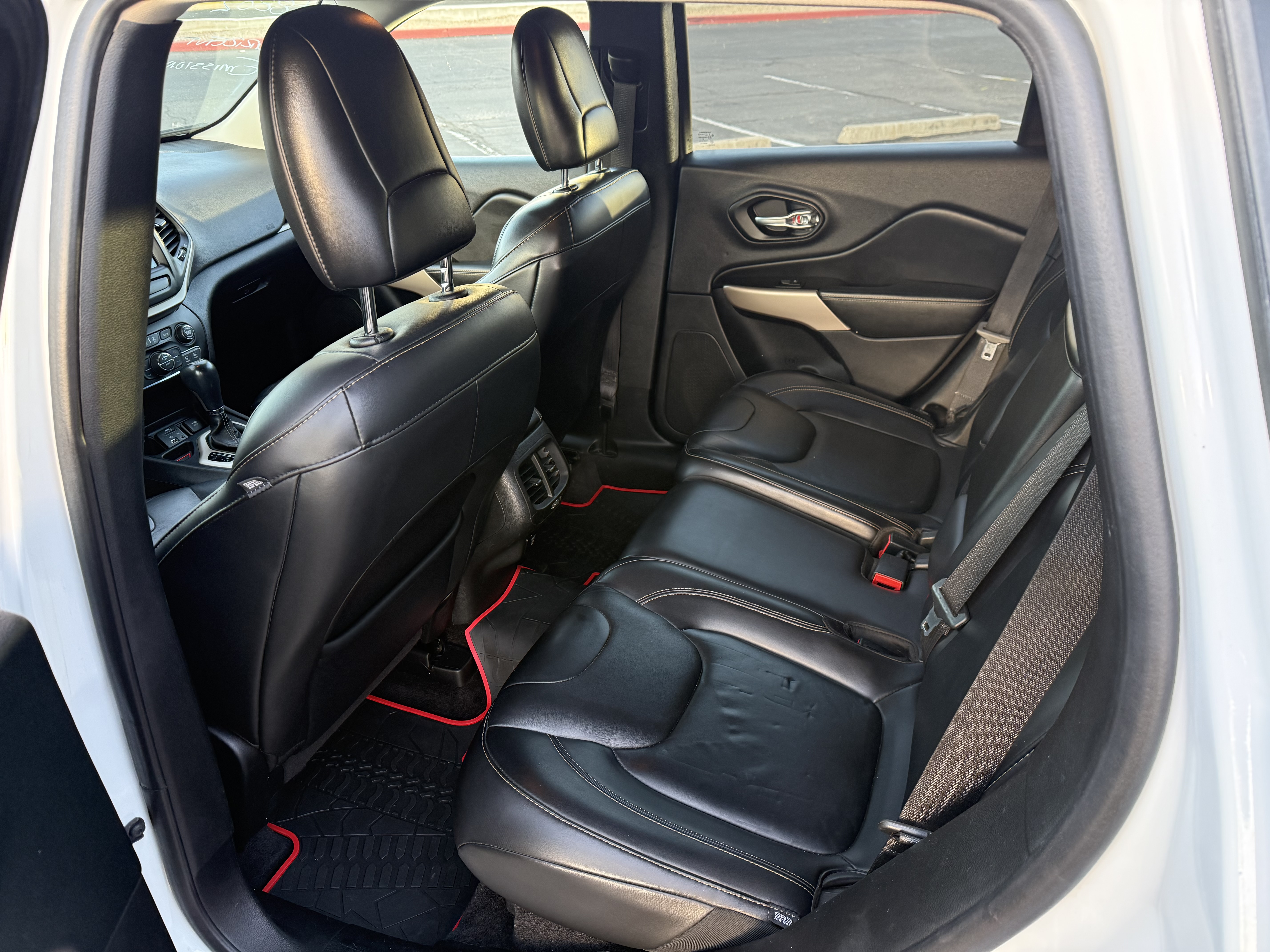 Used 2017 Jeep Cherokee High Altitude FWD image 13