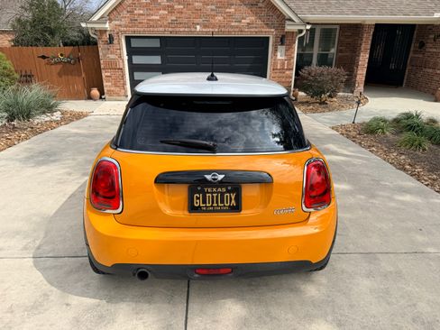 Used 2016 MINI Cooper 2-Door Hardtop image 8