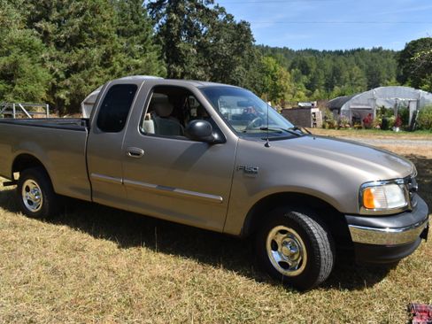 Used 2003 Ford F150 XLT RWD image 6