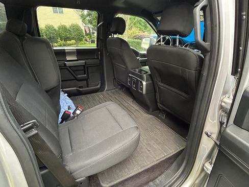 Used 2016 Ford F150 XLT w/ Equipment Group 302A Luxury AWD/4WD image 8