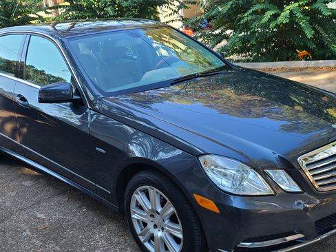 Used 2012 Mercedes-Benz E 350 4MATIC Sedan image 6