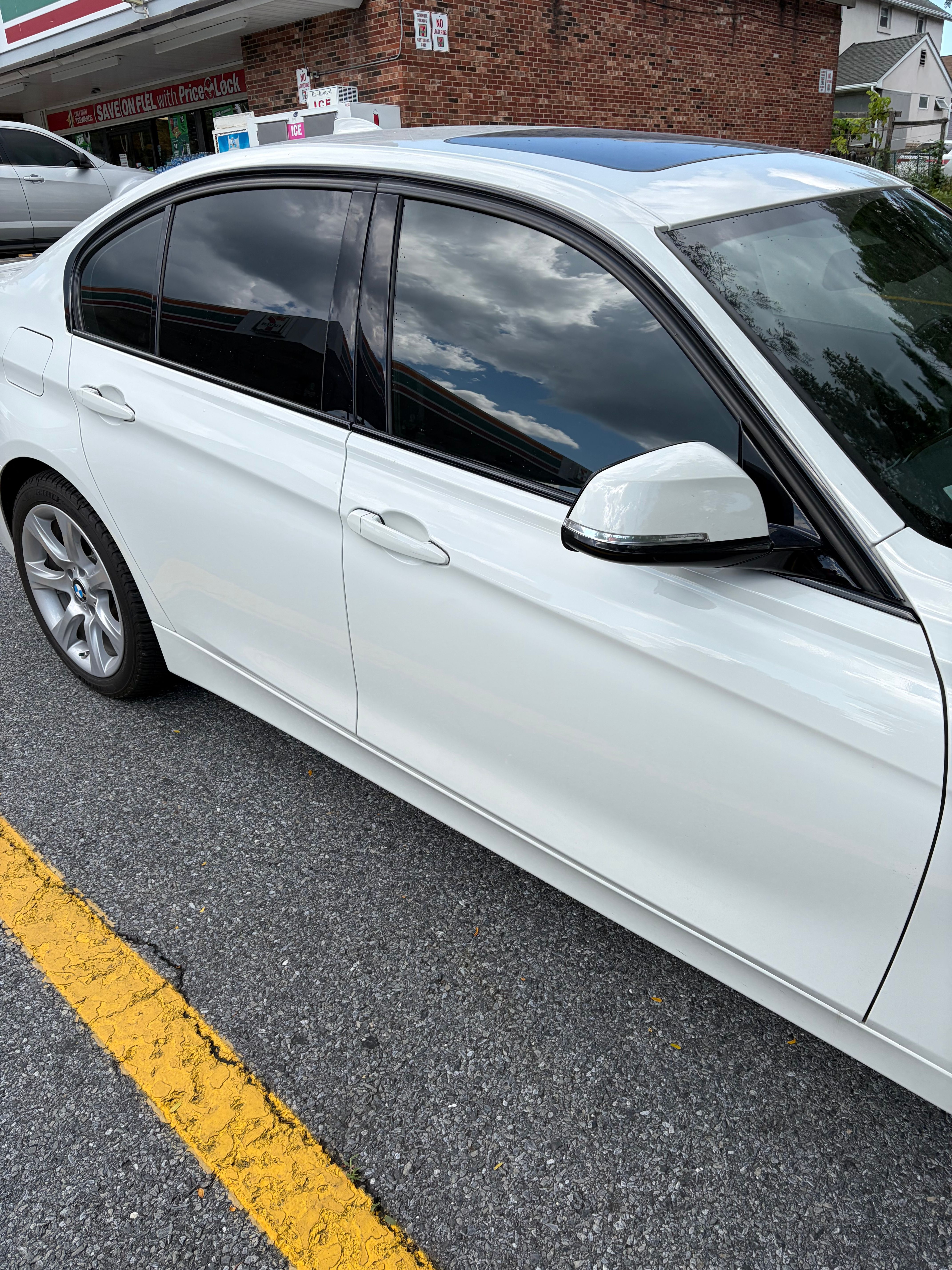Used 2015 BMW 320i Sedan RWD image 10
