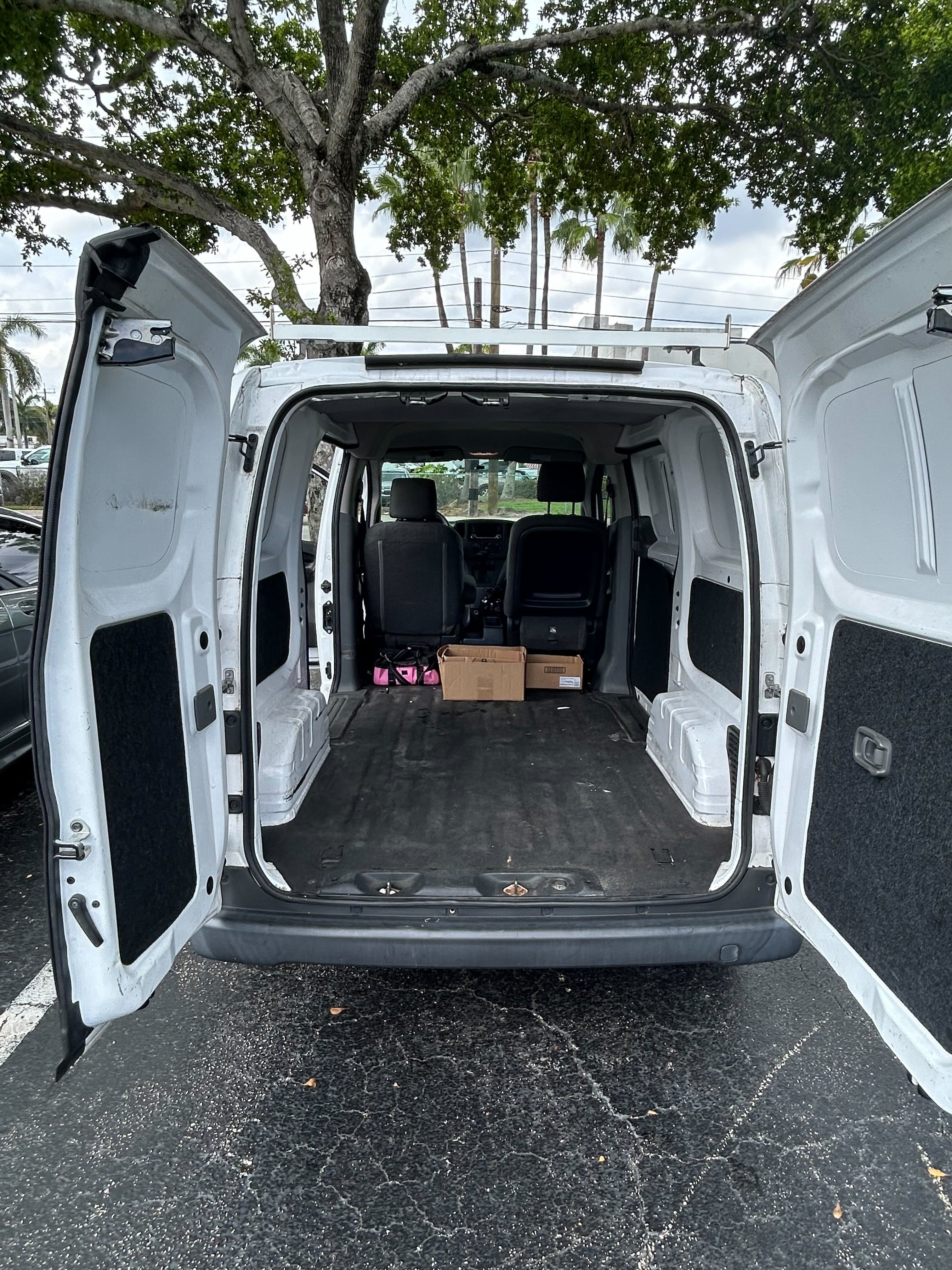 Used 2019 Nissan NV200 S FWD image 15