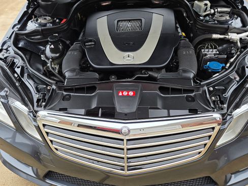 Used 2011 Mercedes-Benz E 350 4MATIC Sedan image 12