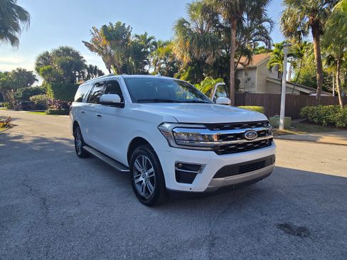 Used 2023 Ford Expedition Max Limited image 16