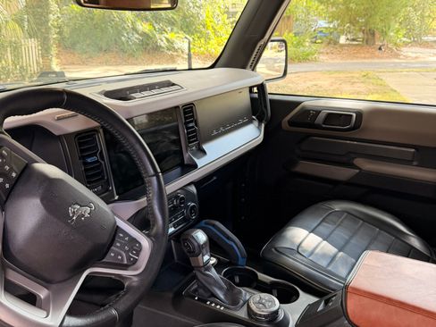 Used 2022 Ford Bronco Wildtrak image 16