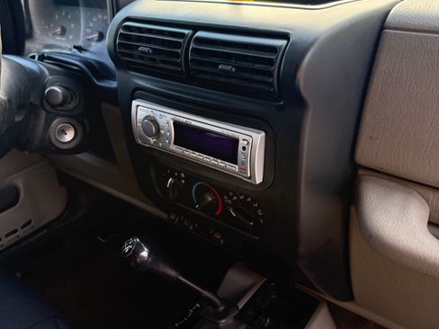 Used 2004 Jeep Wrangler Rubicon w/ Dual Top Group image 18