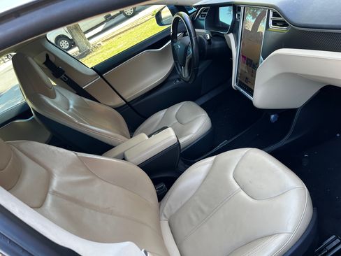 Used 2014 Tesla Model S P85 image 4