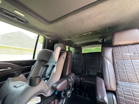 Used 2021 Cadillac Escalade ESV Sport Platinum RWD image 10