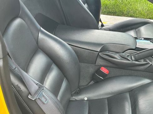 Used 2005 Chevrolet Corvette Coupe w/ Preferred Equipment Group image 11