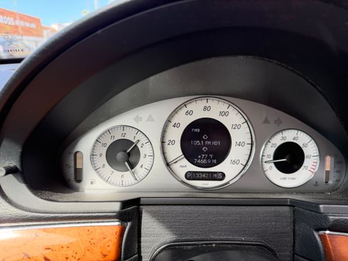 Used 2009 Mercedes-Benz E 350 Sedan image 25