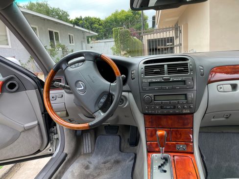 Used 2002 Lexus LS 430 RWD image 6