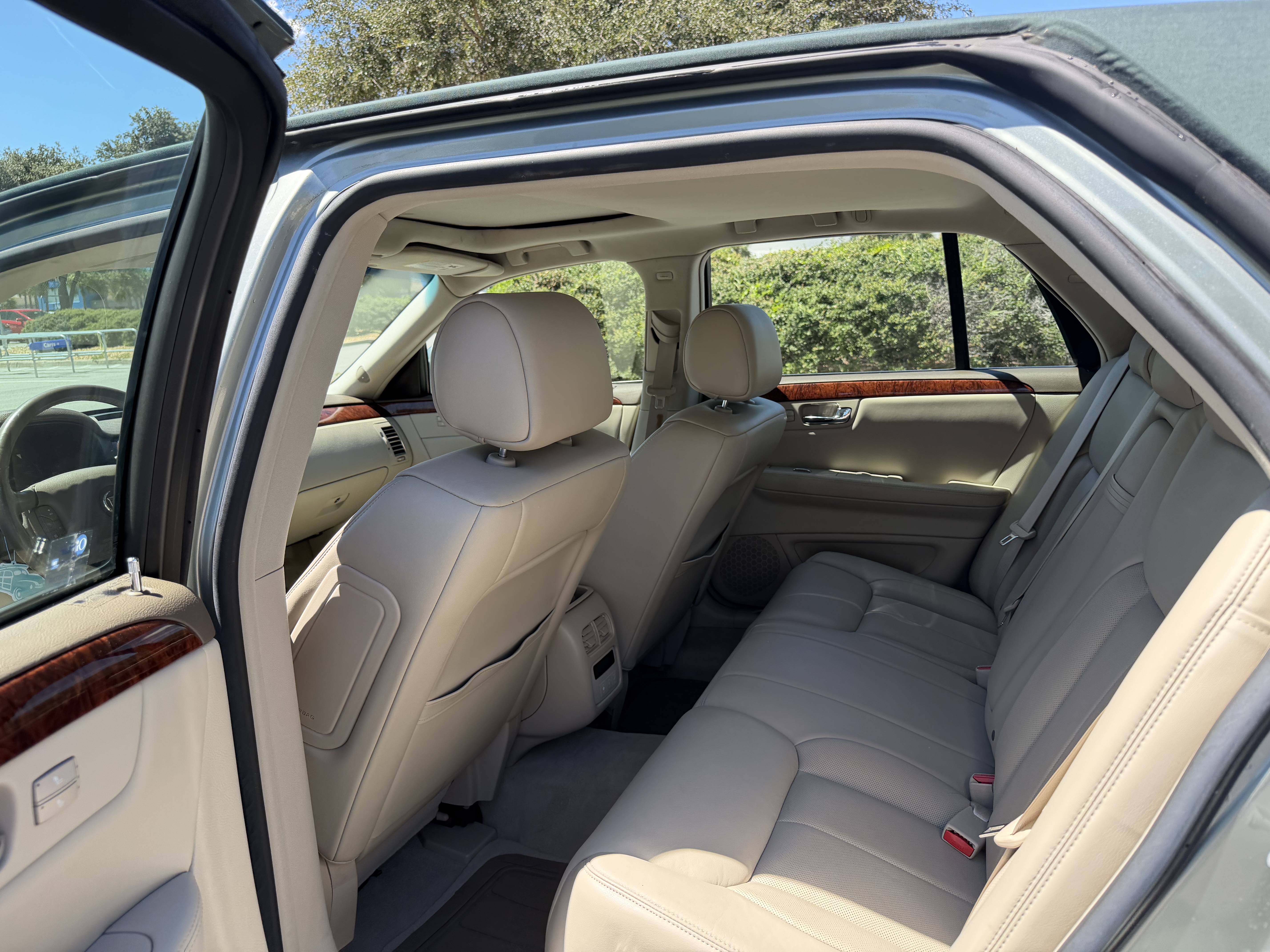 Used 2006 Cadillac DTS w/ Sun And Sound Package FWD image 12
