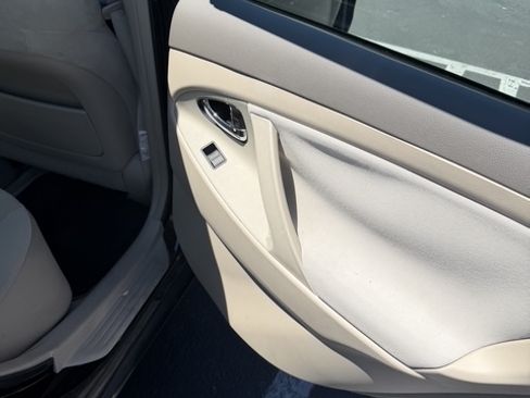 Used 2009 Toyota Camry LE FWD image 12