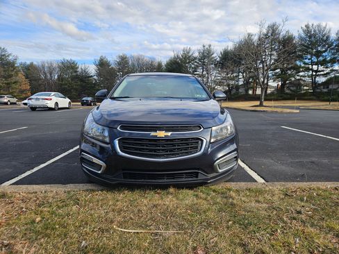 Used 2016 Chevrolet Cruze LT image 2