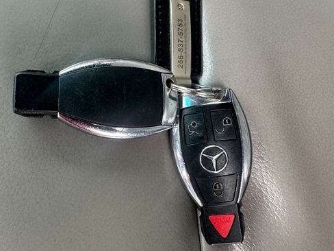 Used 2015 Mercedes-Benz C 300 4MATIC Sedan image 11