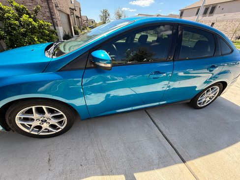 Used 2015 Ford Focus SE w/ Equipment Group 201A image 6