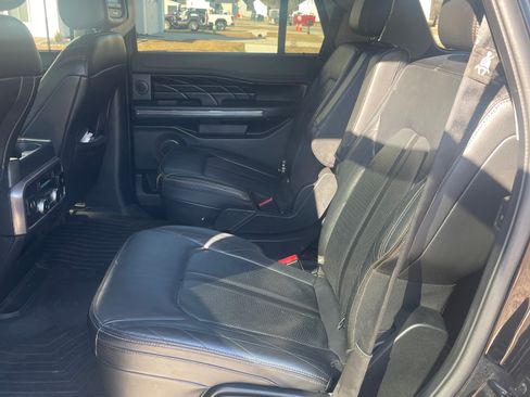 Used 2018 Ford Expedition Platinum image 8
