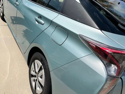 Used 2016 Toyota Prius Three w/ Advanced Technology Package FWD image 29