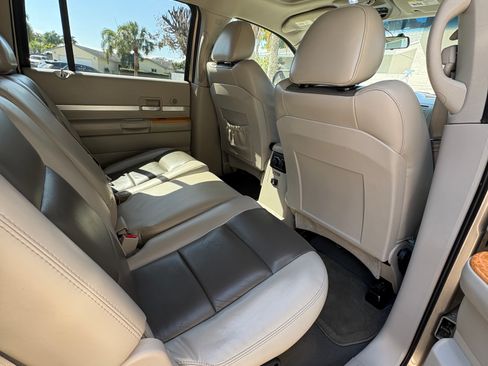 Used 2008 Chrysler Aspen Limited image 23
