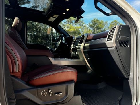 Used 2021 Ford F350 Platinum image 19