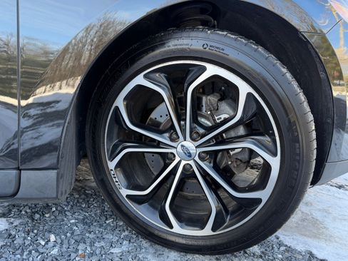 Used 2015 Ford Taurus SHO w/ Equipment Group 401A image 23