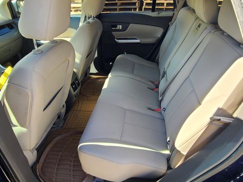 Used 2011 Ford Edge SE image 6