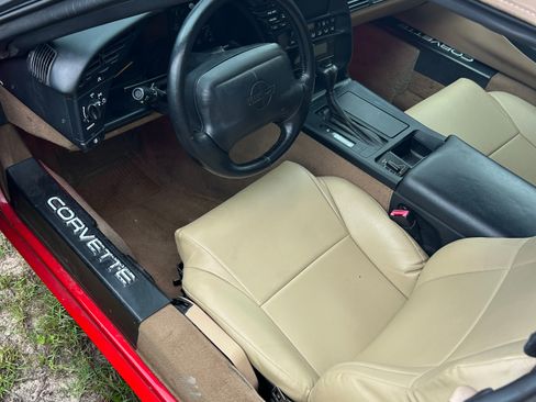Used 1996 Chevrolet Corvette Convertible RWD image 6