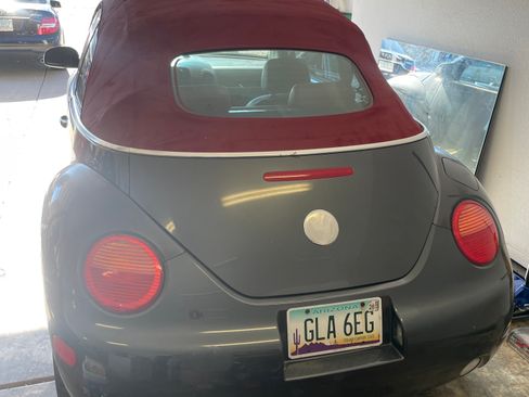 Used 2005 Volkswagen Beetle GLS image 2