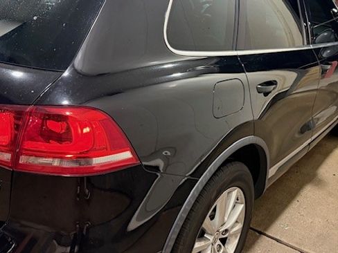 Used 2013 Volkswagen Touareg Sport image 6