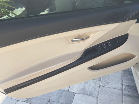 Used 2013 BMW 650i Convertible image 17