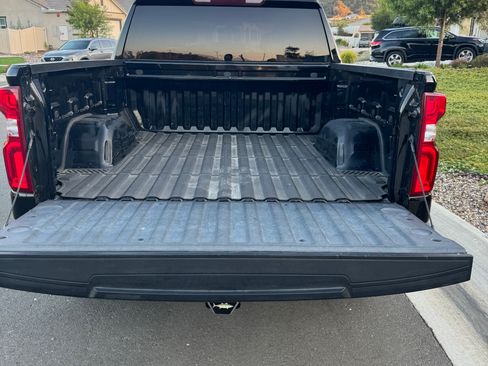 Used 2022 Chevrolet Silverado 1500 Custom RWD image 9