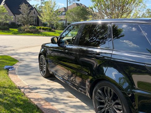 Used 2017 Land Rover Range Rover Sport HSE Dynamic image 10