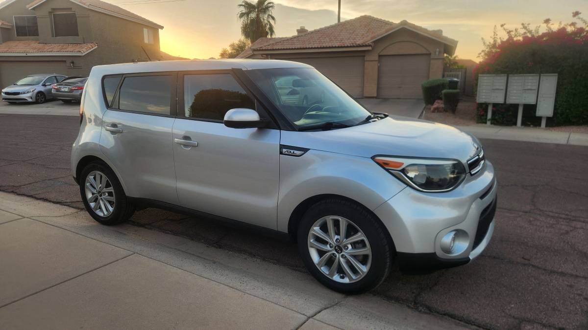 Used 2018 Kia Soul + FWD image 5