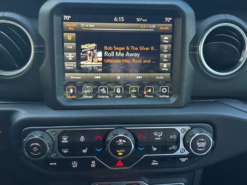 Used 2021 Jeep Gladiator Overland w/ Popular Equipment Package image 10