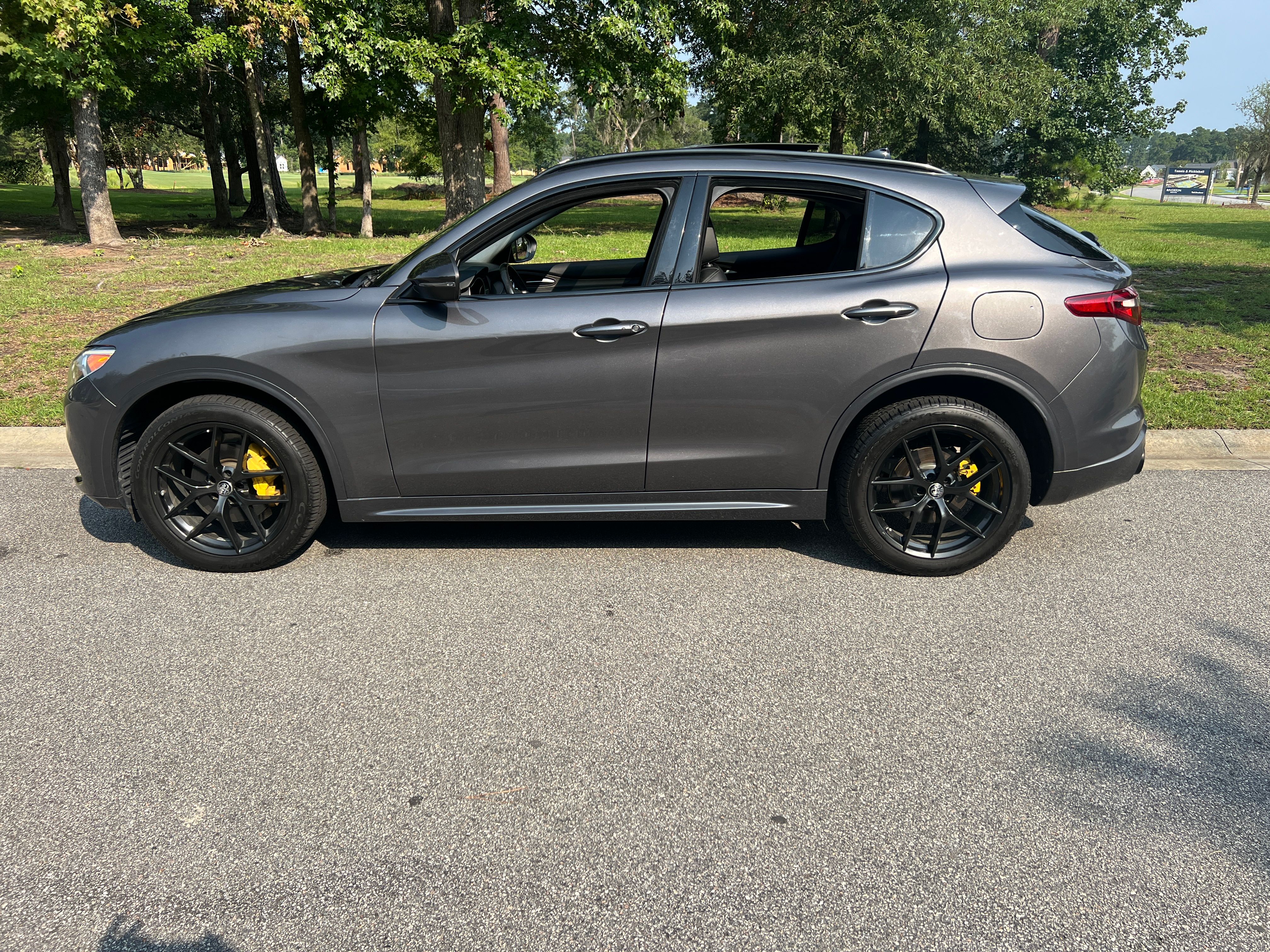 Used 2020 Alfa Romeo Stelvio Ti AWD/4WD image 6