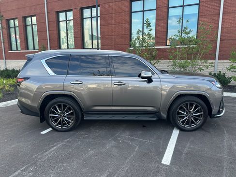 Used 2024 Lexus LX 600 F Sport AWD/4WD image 6