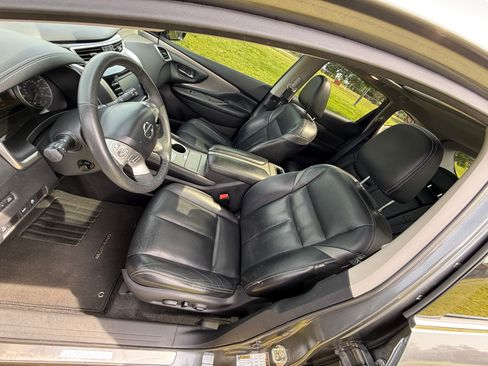 Used 2015 Nissan Murano Platinum w/ Platinum Technology Package FWD image 17