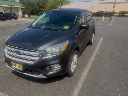 Used 2019 Ford Escape SE AWD/4WD image 4
