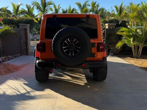 Used 2025 Jeep Wrangler Unlimited Rubicon image 10