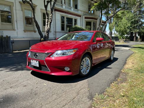 Used 2015 Lexus ES 350 w/ Premium Package FWD image 1