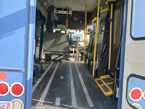 Used 2013 Ford E-350 and Econoline 350 Super Duty w/ Shuttle Bus Prep Pkg image 10