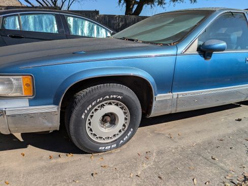 Used 1993 Cadillac Fleetwood Sedan image 9