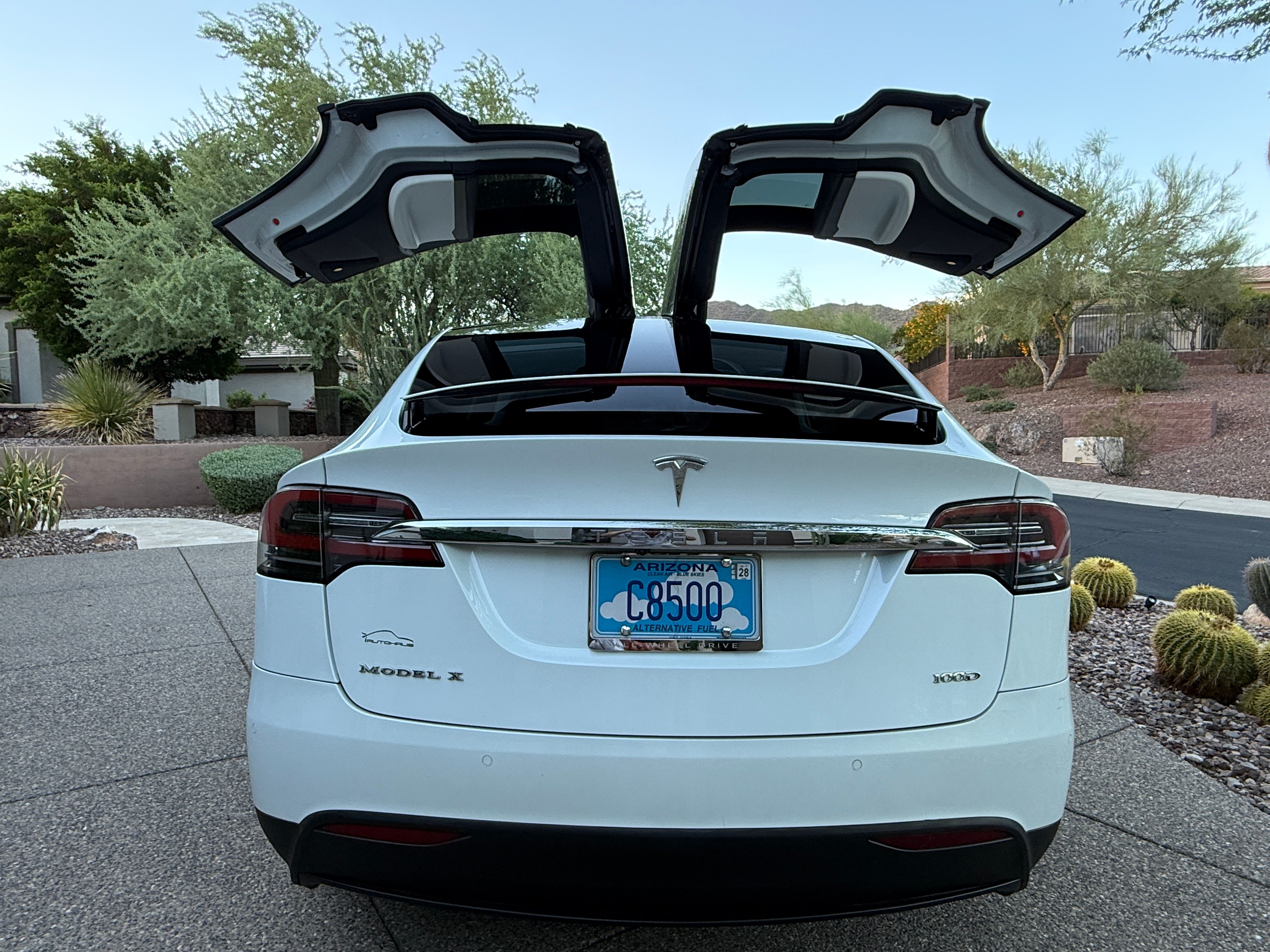 Used 2018 Tesla Model X 100D AWD/4WD image 9
